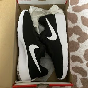 Brand New with Box Nike Tanjun black/white shoes